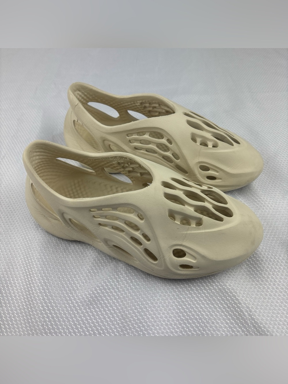 Adidas Yeezy Foam Runner Sand Men’s Size 7 READ